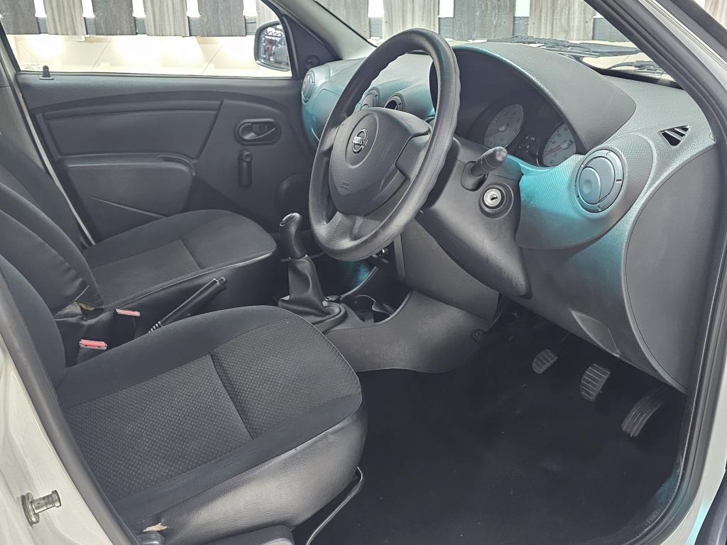 Nissan Np 200 1.6i Safety Pack PU SC Aircon